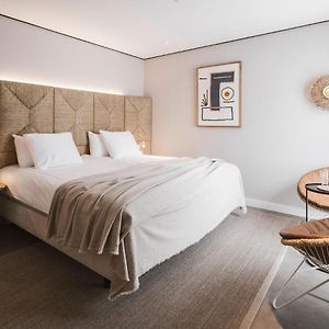Zimmer mit Kingsize-Bett